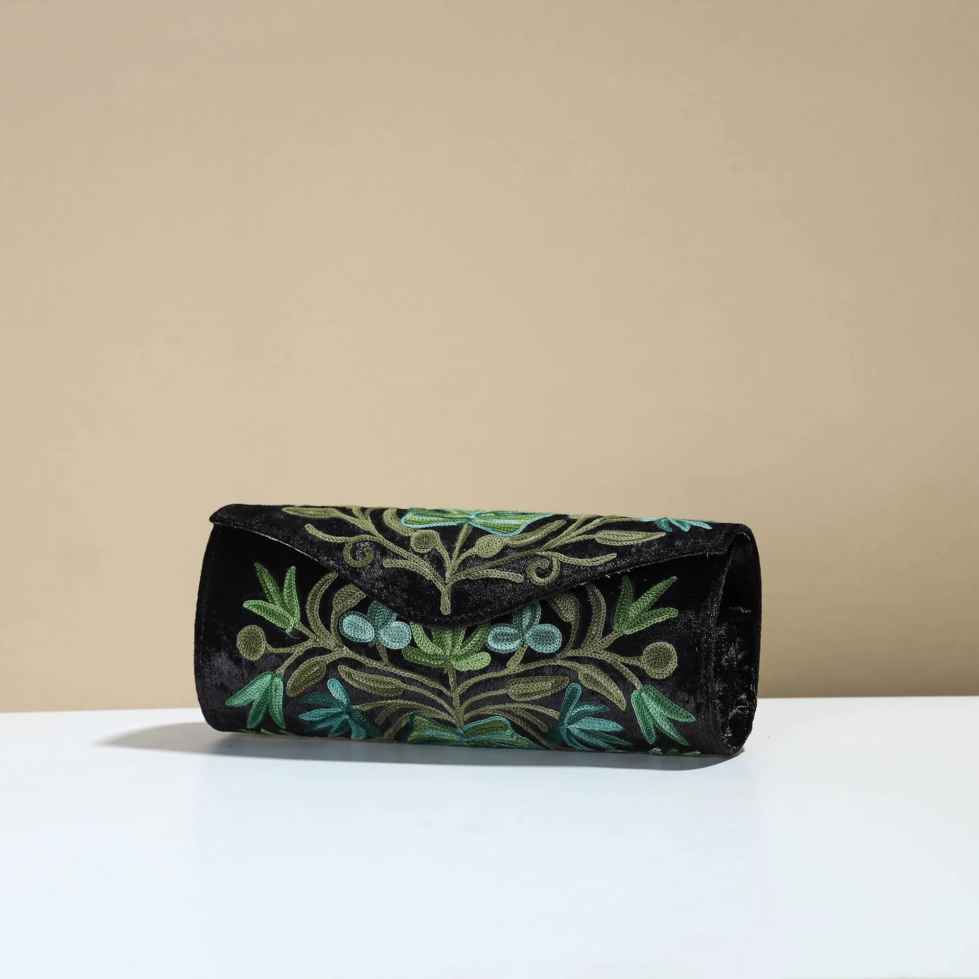 Black - Kashmiri Crewel Hand Embroidery Velvet Clutch 46